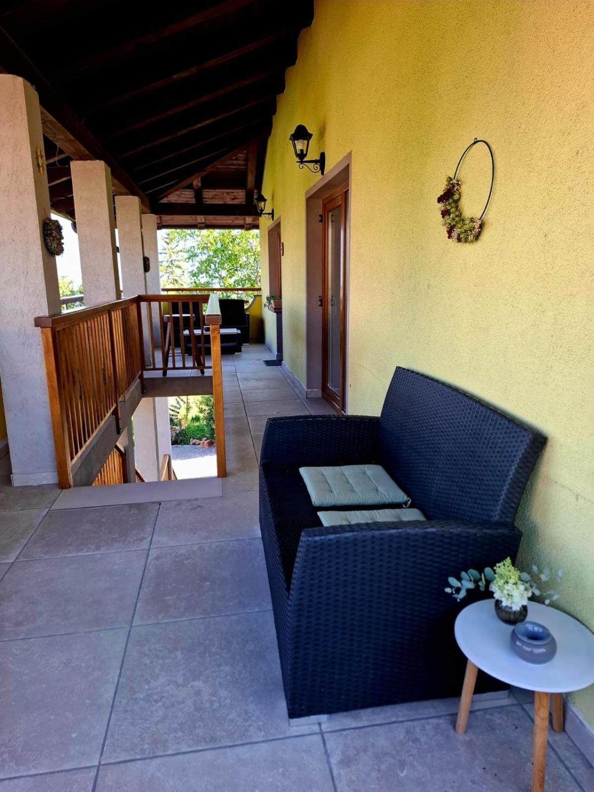 Strancar Wines Apartment